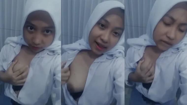 Bocil2023 Abg Hijab SMA Pamer Nenen Di Toilet Sekolah