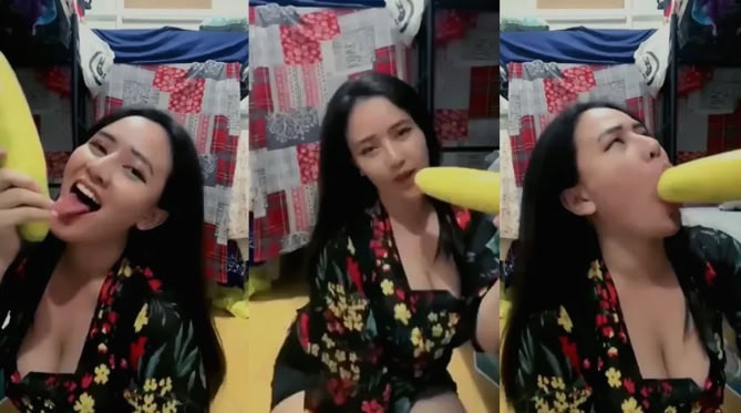 Gadis Indonesia Berlian Ochi Mainin Payudara Nyepong Timun Besar